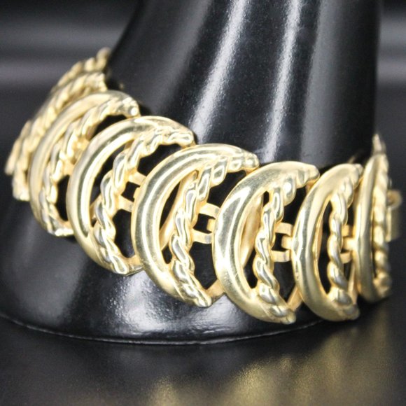 Vintage Crescent Moon Wide Link Panel Bracelet Gold Tone - Picture 11 of 13